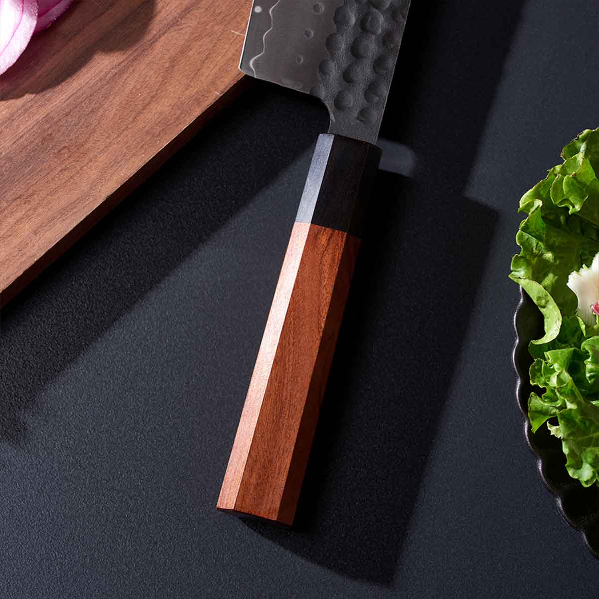 Cuchillo Nakiri 17cm clad 440c Kurouchi martillado Mango Ébano y Secuoya