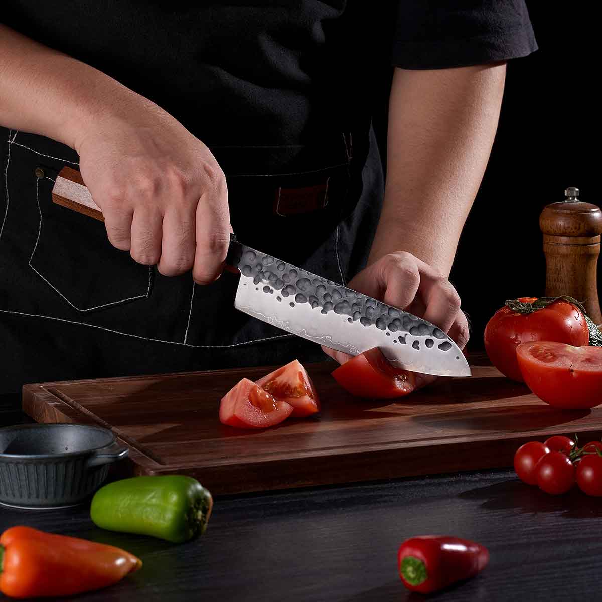 Cuchillo Santoku 18cm clad 440c Kurouchi martillado Mango Ébano y Secuoya