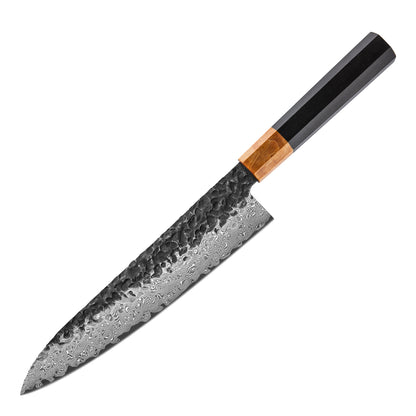 Cuchillo de Chef 21cm 10Cr+Kurouchi Martillado Damasco66 Oct Ebano conn fondo blanco.