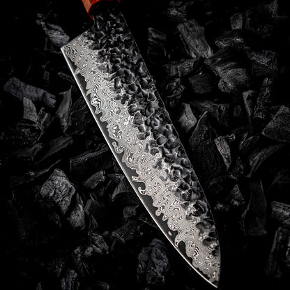 Cuchillo de Chef 21cm 10Cr detalles  Kurouchi Martillado Damasco 66 capas damasco fondo negro de carbón.