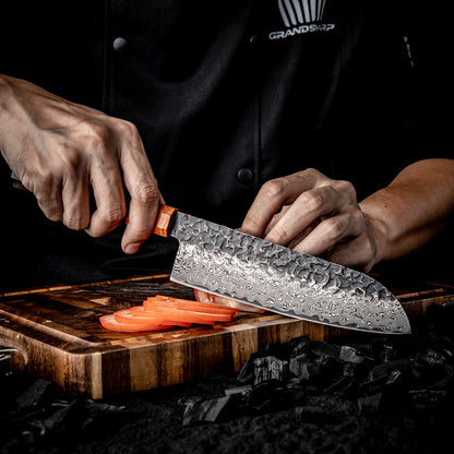Cuchillo Santoku 18cm 10Cr+Kurouchi Martillado Damasco66 Oct Ebano rebanando