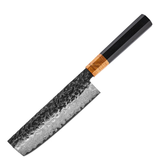Cuchillo Nakiri 16cm 10Cr+Kurouchi Martillado Damasco66 Oct Ebano con fondo blanco.
