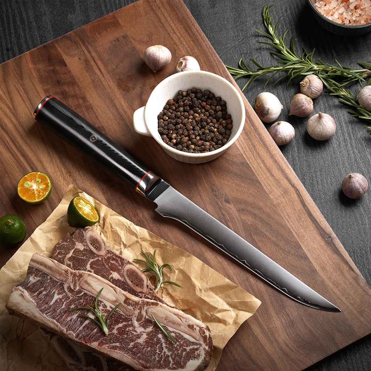 Cuchillo Deshuesador 18cm clad 10Cr Mango G10+rojo D-forma