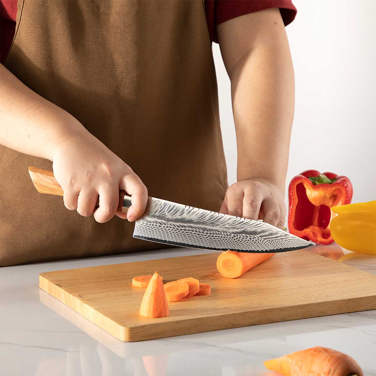 Cuchillo Kiritsuke 20 cm AUS10+Damasco Pluma mango Olivo + Funda