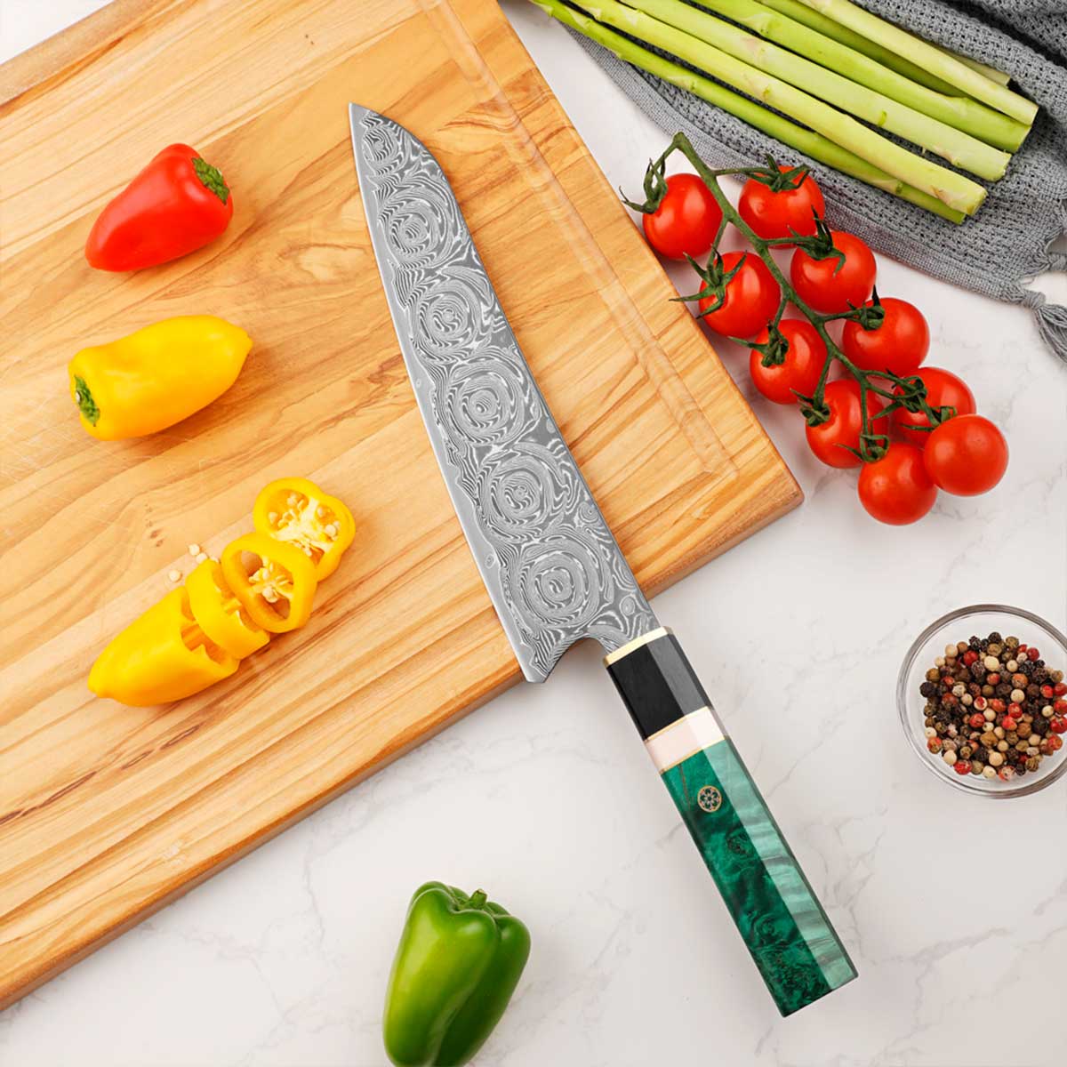 Cuchillo Gyuto 22cm 10Cr+Damasco Rosas Ébano+Esmeralda