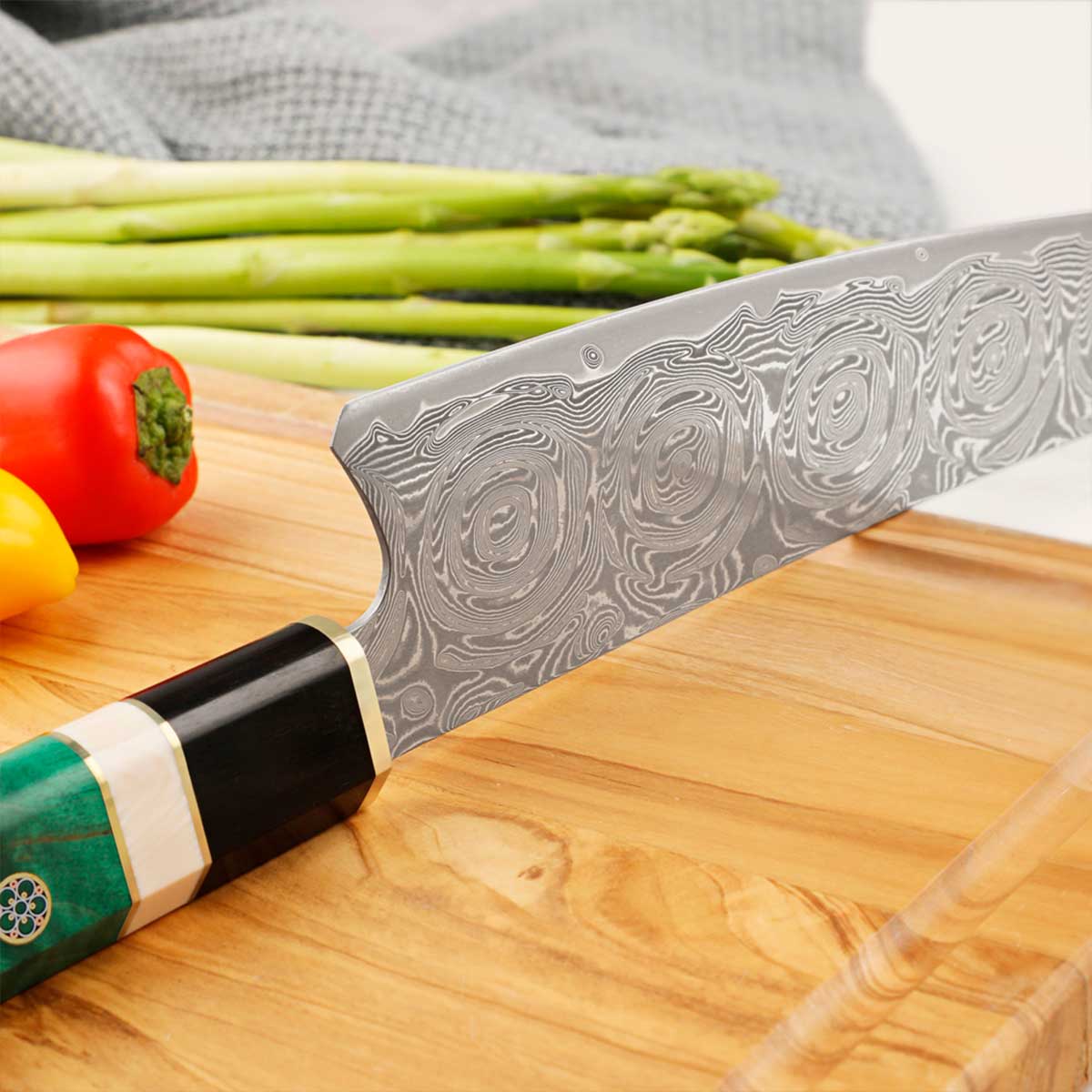 Cuchillo Gyuto 22cm 10Cr+Damasco Rosas Ébano+Esmeralda