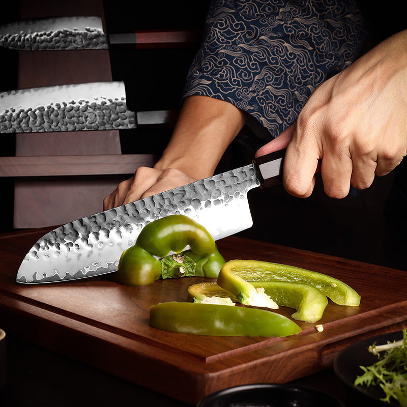 Cuchillo Santoku 19cm AUS-10 Clad Kurouchi Martillado Mango Mkuruti y Ebano