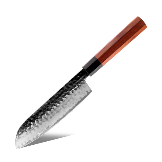 Cuchillo Santoku 19cm AUS-10 Clad Kurouchi Martillado Mango Mkuruti y Ebano con fondo blanco.