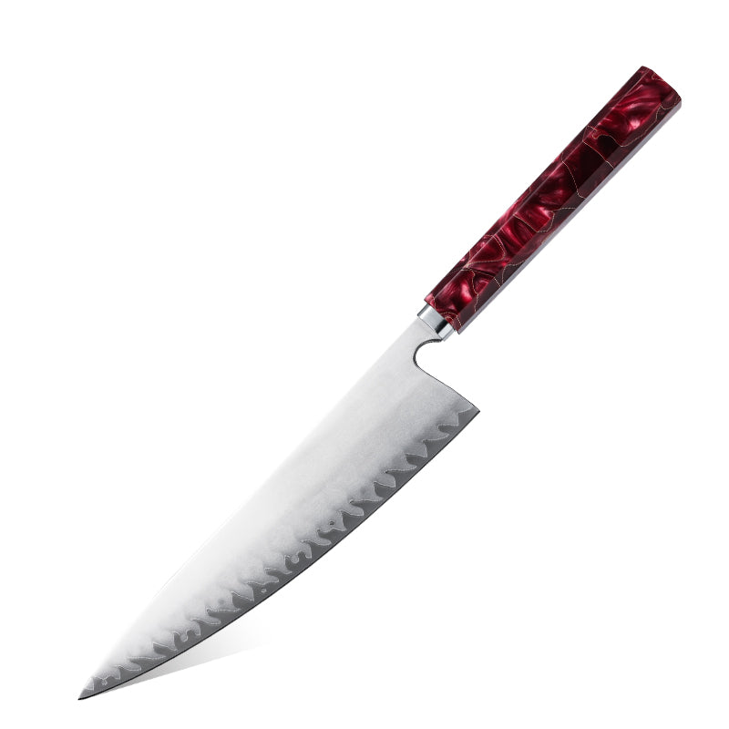 Cuchillo de chef HM-59A de 21 cm en acero 9Cr clad con patrón llama y mango de resina roja y cobre, sobre fondo blanco.